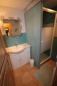 Maisons de vacances Location Gite avec Piscine Luberon ARTEMISS : photos des chambres