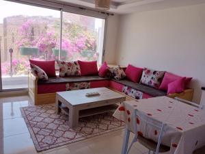 great appart with pool & surf