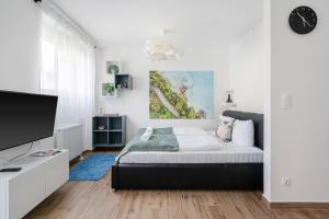 Everwood Studio with AC