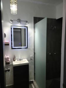 Malecon uno PV Libertad 111 Centro 48300 Puerto Vallarta Jal