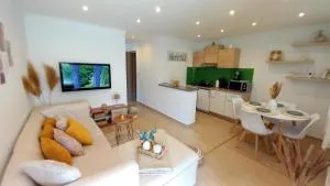 White Stone Apartman - Ebes