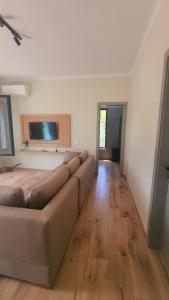 PineTrees Beach House with swimming pool