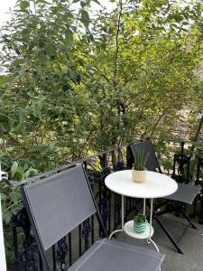 Cute&Cozy Studio Apt in Barons Court