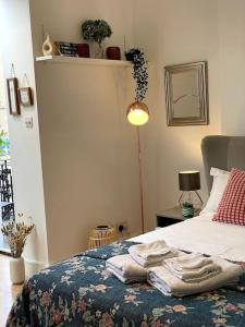 Cute&Cozy Studio Apt in Barons Court