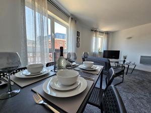 Spacious Two Bedroom Apartment with 2 En-suite Bathrooms