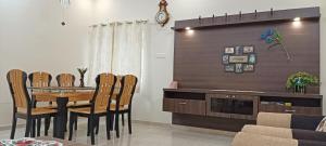 SHIs Vilva - The Bungalow in Coimbatore - Near Airport, KMCH, Codesia