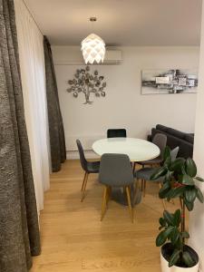 Apartment By The Center