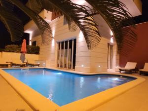 Villasanta De Luxe Apartments with Pool