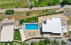 3 Bedroom Awesome Home In Zagvozd