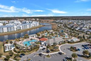 Storey Lake Resort, Private Pool, And Much More!!