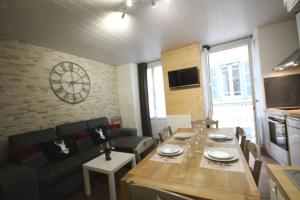 Appartements LE CERF BLANC*** - T4 au pied des Thermes Cauterets - 3 chb et 2 sde : photos des chambres