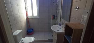 2 Bed Flat - Sleeps 5 - Parking - Wifi