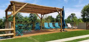 Maisons de vacances Gite La Terrasse du Loir a 2km du Zoo de la Fleche : photos des chambres