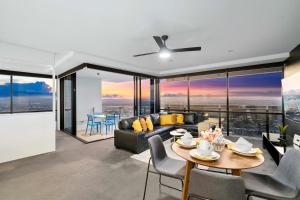 Converted Two Bedroom Apartment - No Parking - Hinterland View - Circle on Cavill - Self Contained, Privately Managed