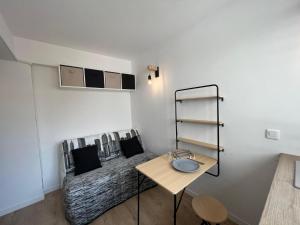 Appartements Studio 9m2 Centre ville 200m plage : photos des chambres