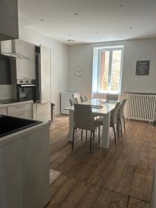 Les Ramandes Appartements au coeur du village : photos des chambres