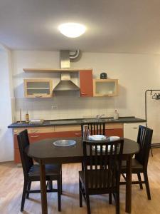 Spacious APARTMENT NOBILE RELAX IN A HISTORICAL OLD HOUSE