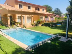 B&B / Chambres d'hotes Lou Meinado, un concept 