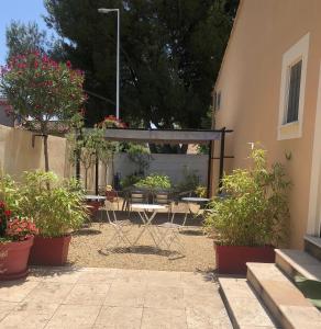 B&B / Chambres d'hotes Lou Meinado, un concept 