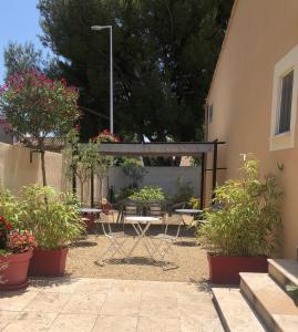 B&B / Chambres d'hotes Lou Meinado, un concept 