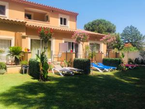 B&B / Chambres d'hotes Lou Meinado, un concept 