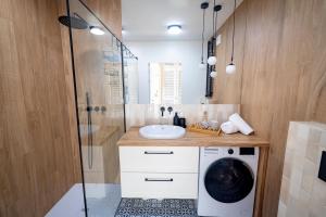 Apartament ODNOWA z widokiem na morze, basen i jacuzzi