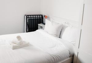 2 Bed River View Greenwich