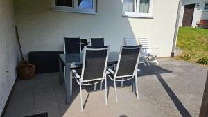 Landhaus-Wald-und-See-1
