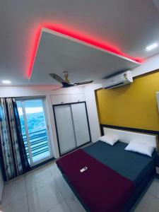 Palm Room, With Sky Orbit in 1103 Fortune Serenity