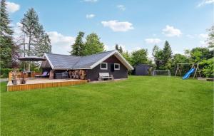 2 Bedroom Nice Home In Skibby - 3hvězdičkové hotely ve městě Skibby