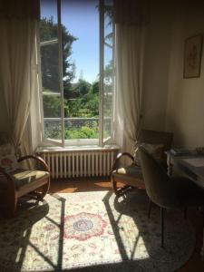 B&B / Chambres d'hotes Maison Anne face to park in Vernon Giverny : Chambre Double ou Lits Jumeaux - Vue sur Jardin