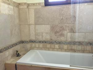 Rez de Jardin Paisible avec Parking - Entrée des Artistes