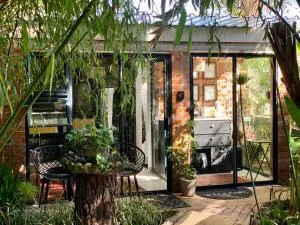 The Secret Garden Hideaway - Mossel Bay