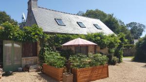 Maisons de vacances Gite Les Glycines 4/5 Personnes : Maison 2 Chambres