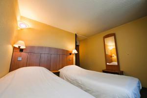 Hotels Kyriad Tarbes Odos : Chambre Lits Jumeaux
