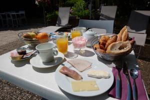 Hotels The Originals City, Hotel de Bordeaux, Bergerac centre : photos des chambres