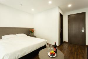 The Carnation Apartment 02