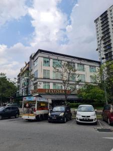 1 min Next to LRT CHERAS 68