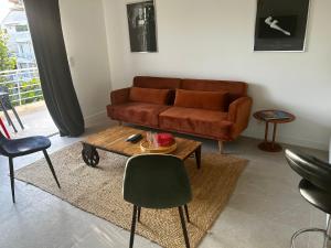 Modern cosy two bedrooms in Cannes , large terrace, 5 minutes from Croisette