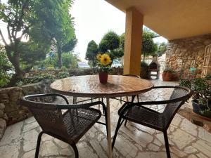 Peaceful Apartment with Patio