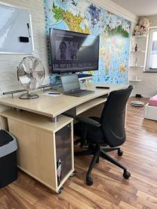 Zimmer HomeOffice Küche WLAN TV mit Terrasse&Grill +Fahrrad