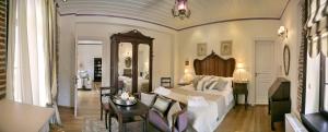 Suite room in Archontiko Petras 1821