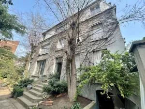 Logement en Hôtel Particulier à 3mns de Paris et de 3 sites olympiques avec grand jardin et Jacuzzi - 塞夫尔