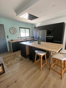 Villas Villa moderne avec piscine , Isle-sur-la-Sorgue, Vaucluse : photos des chambres