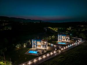 Zenith White Elegant Villa 2