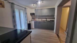 Appartements Appartement Rethel - Netflix - Marc & cecile : photos des chambres