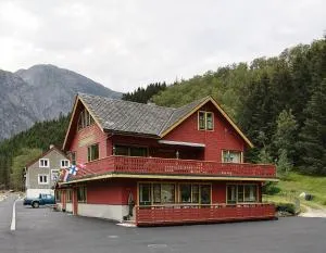 Kvamsdal Pensjonat 1 - Erdal