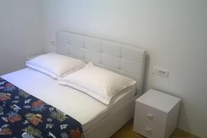 Two-bedroom apartment near Žnjan beach with parking space