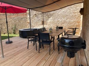 Maisons de vacances Le Presbytere - Touillon, jacuzzi, 4 chambres pour 10 : photos des chambres