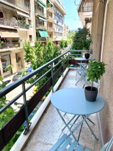 Spacious 4-Bedroom Family Home, 100m from Metro